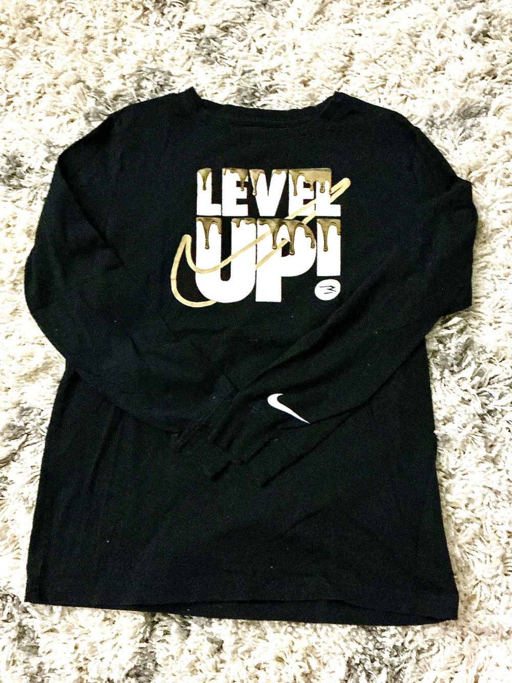 Nike “LEVEL UP!” Long Sleeve Graphic Shirt (Youth XL)
